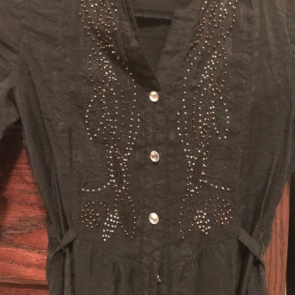 BKE BOUTIQUE quarter sleeve button up size xs - Picture 2 of 3