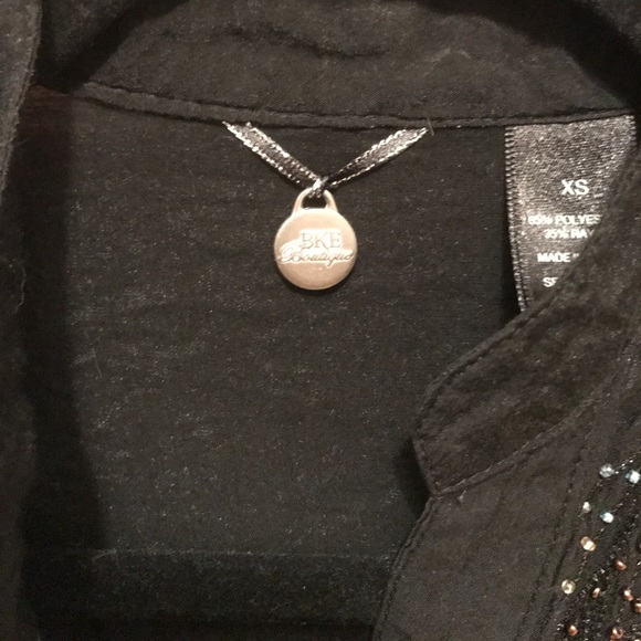 BKE BOUTIQUE quarter sleeve button up size xs - Picture 3 of 3