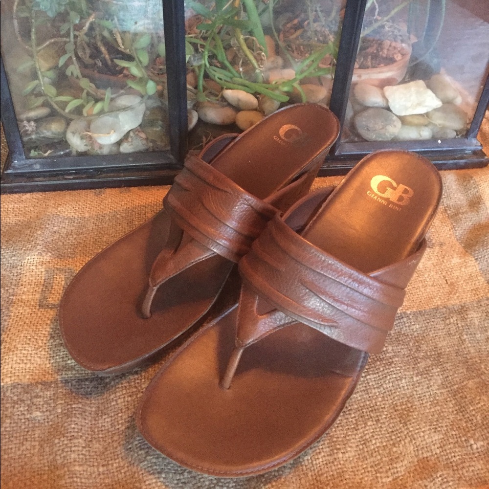 Gianni Bini Brown leather wedge