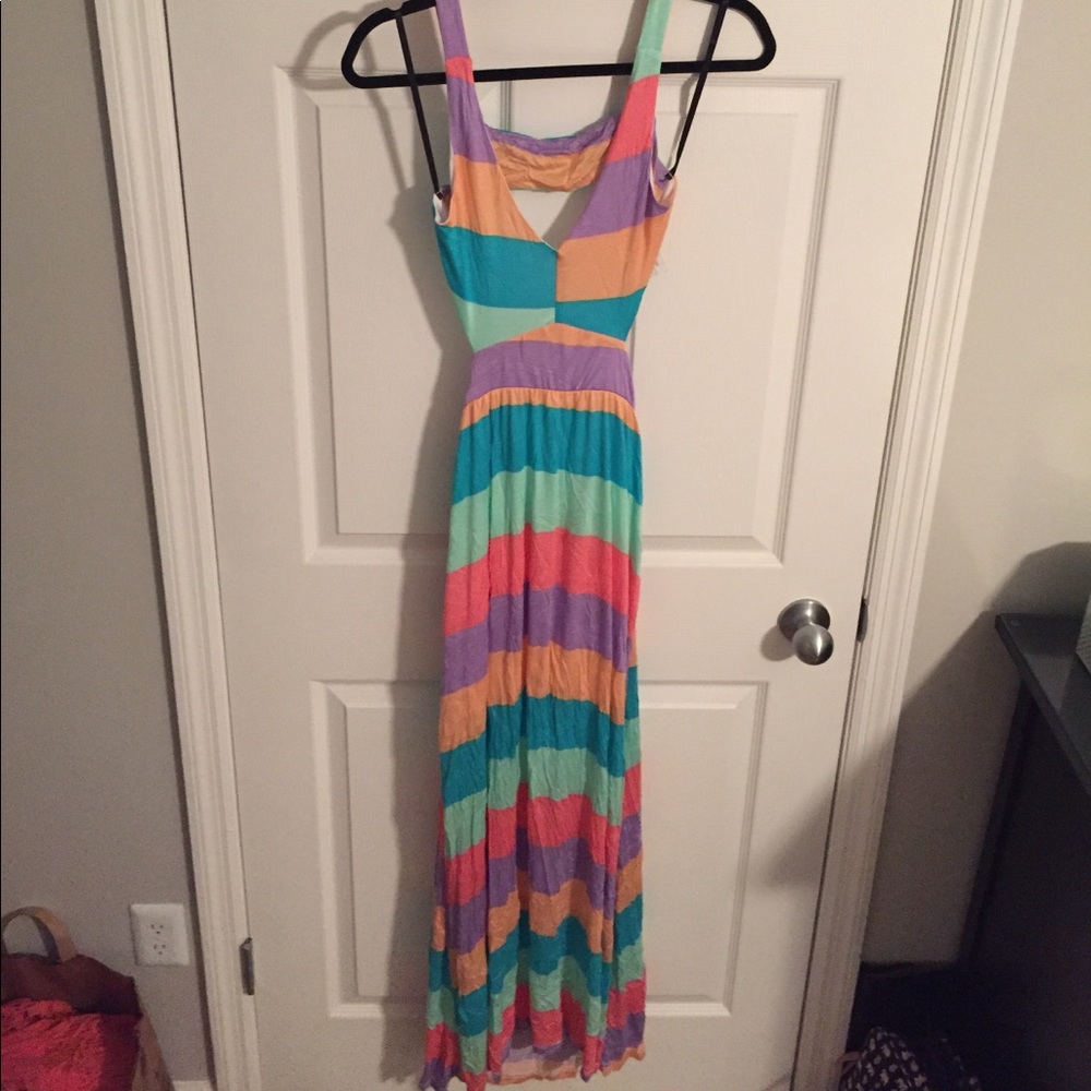 HONEY PUNCH MAXI DRESS