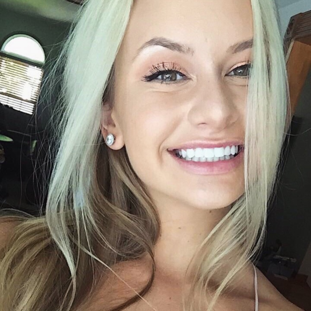 Meet your Posher, Brittney