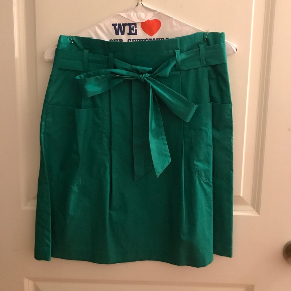 Green theory skirt with bow