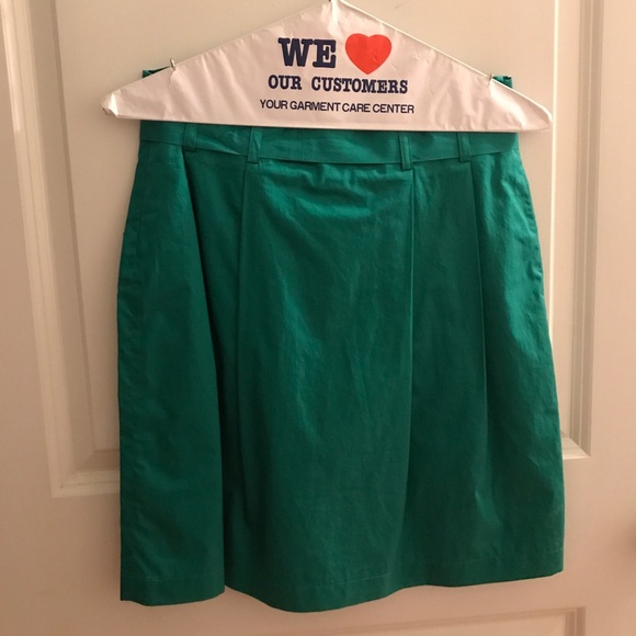 Green theory skirt with bow - Picture 2 of 6