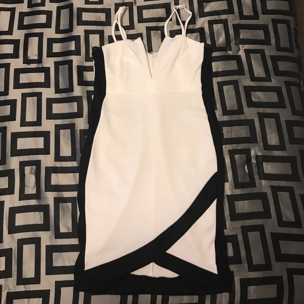 Black and white plunge dress