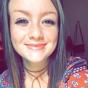 Meet your Posher, Alisha