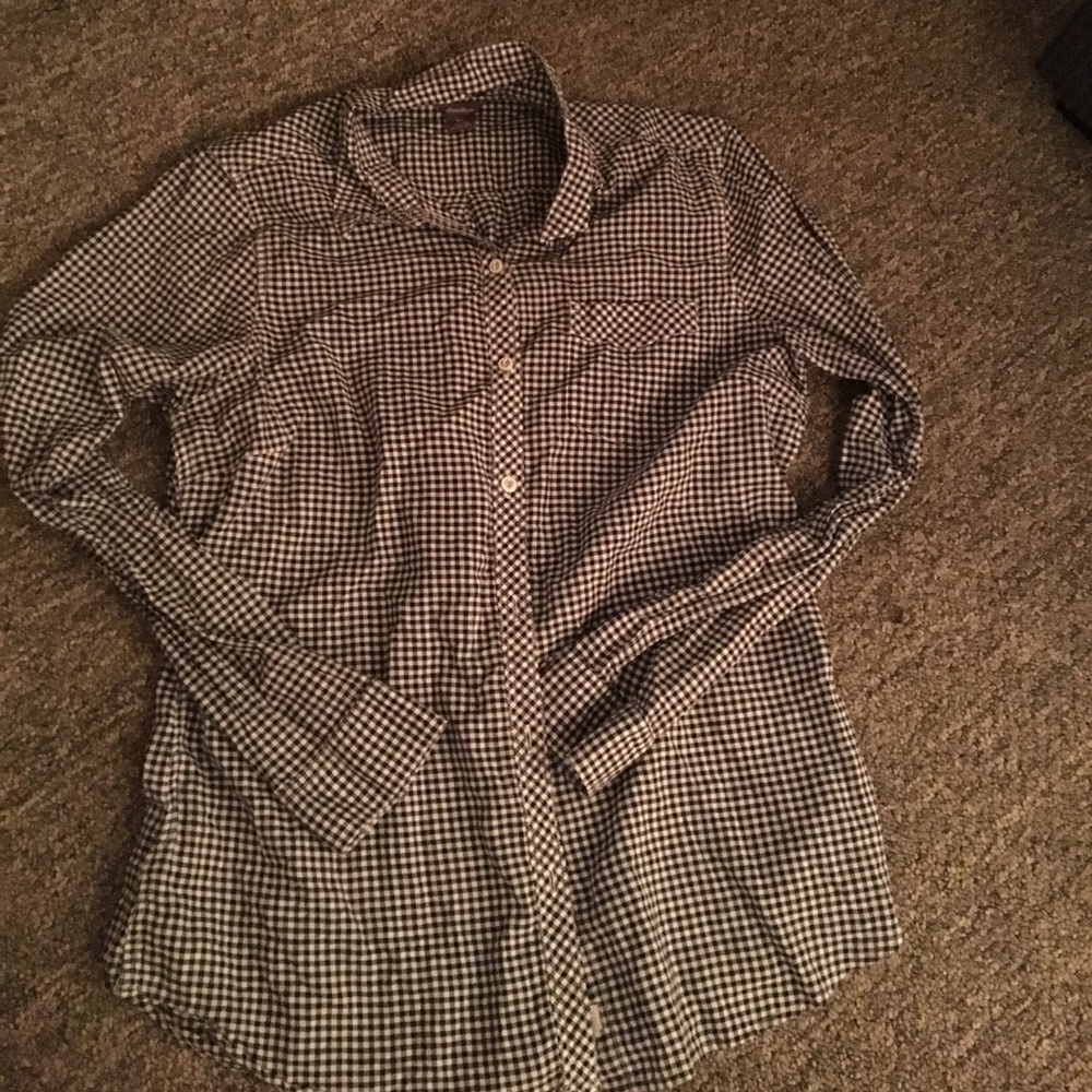 Black and white button down shirt