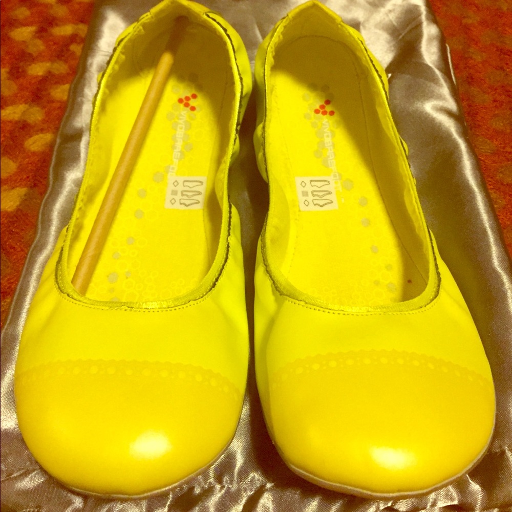 Vivobarefoot ballet flats- lemon yellow NWOT