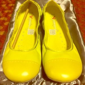Vivobarefoot ballet flats- lemon yellow NWOT