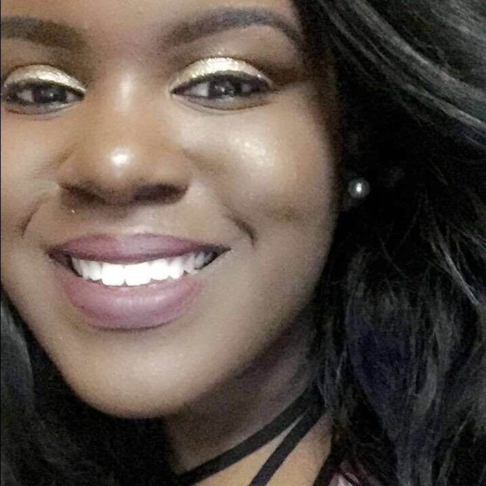 Meet your Posher, Alexis!