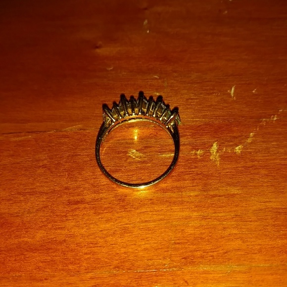 Beautiful ring!! - Picture 2 of 3