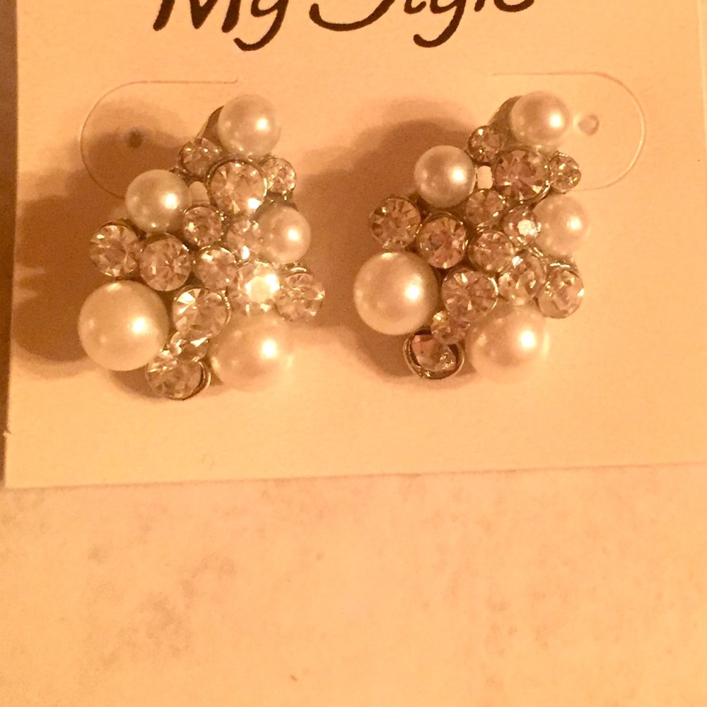 Rhinestone and pearl cluster earrings