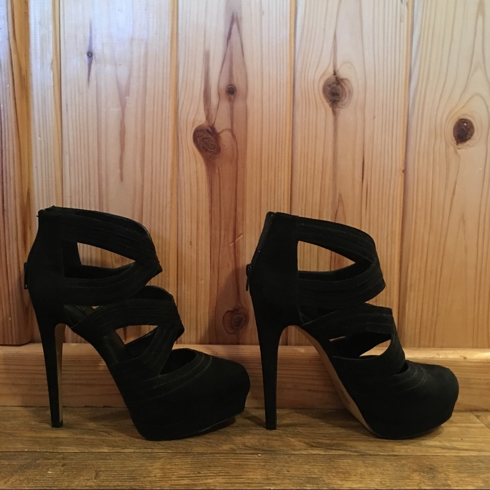 Aldo closed toe strappy high heels