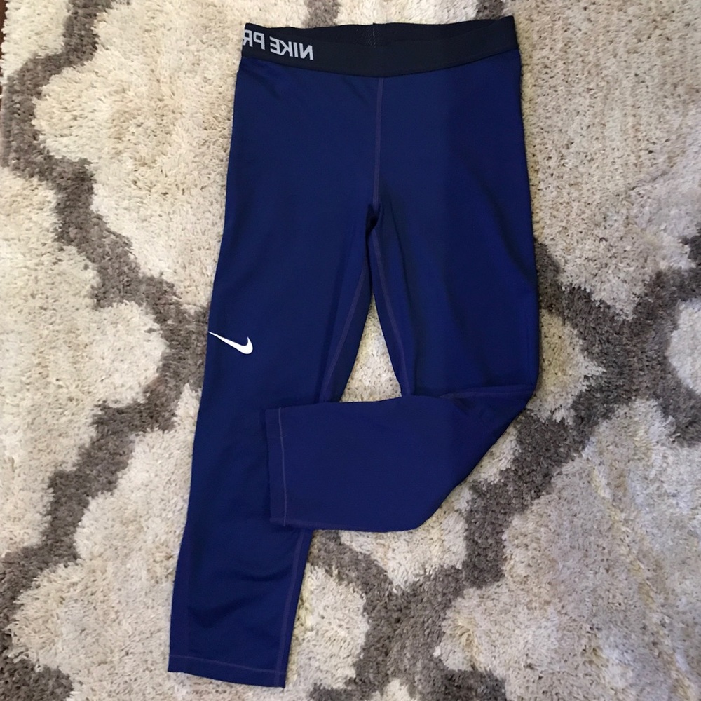 🆕NIKE PRO Women's Training Capris