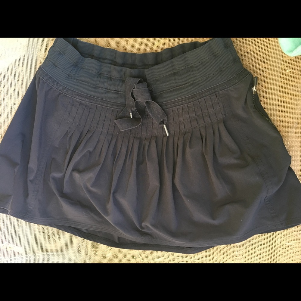 Lulu Lemon workout skirt