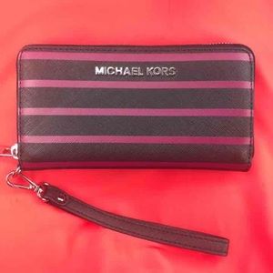 Michael Kors wristlet wallet
