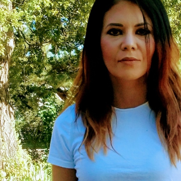 Meet your Posher, Tayla ** see description - Picture 2 of 4