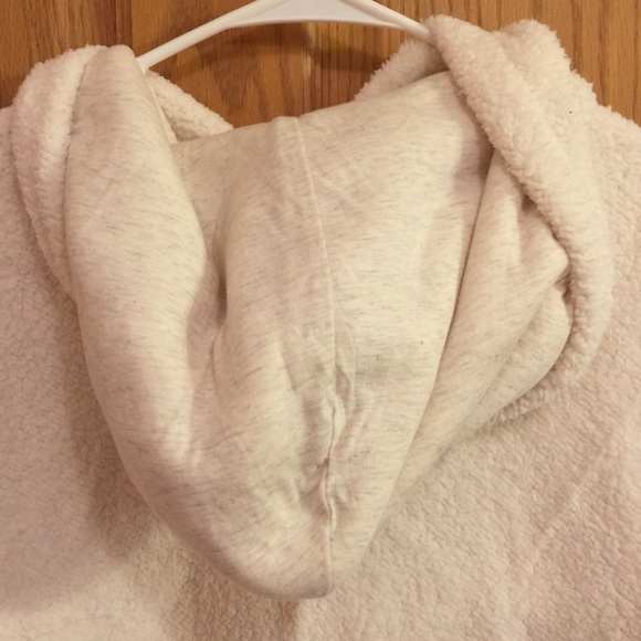 Women's size L sherpa hoodie - Picture 4 of 5