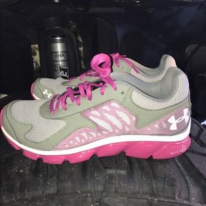 Under armour tennis shoes