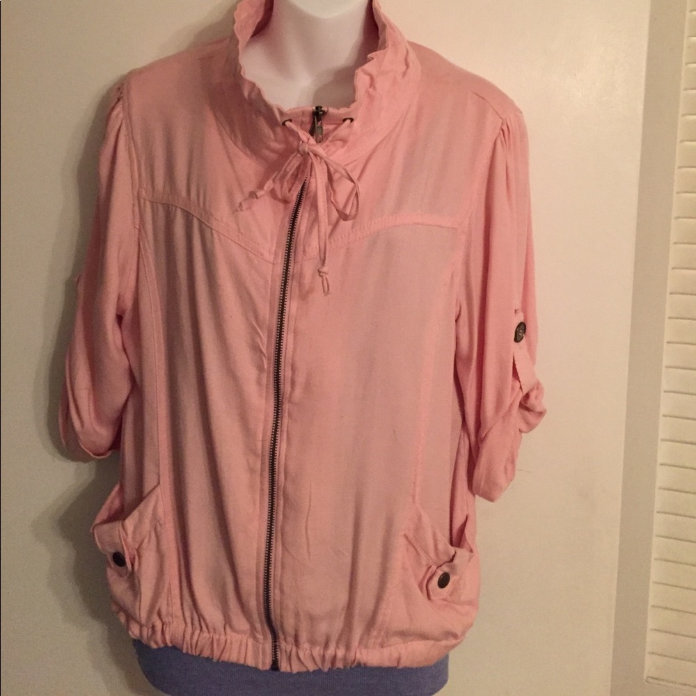 WET SEAL BEAUTIFUL SOFT SILK LIKE JACKET - Picture 2 of 5