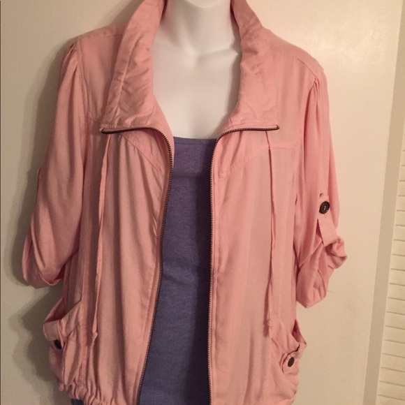 WET SEAL BEAUTIFUL SOFT SILK LIKE JACKET - Picture 3 of 5
