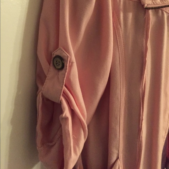 WET SEAL BEAUTIFUL SOFT SILK LIKE JACKET - Picture 4 of 5