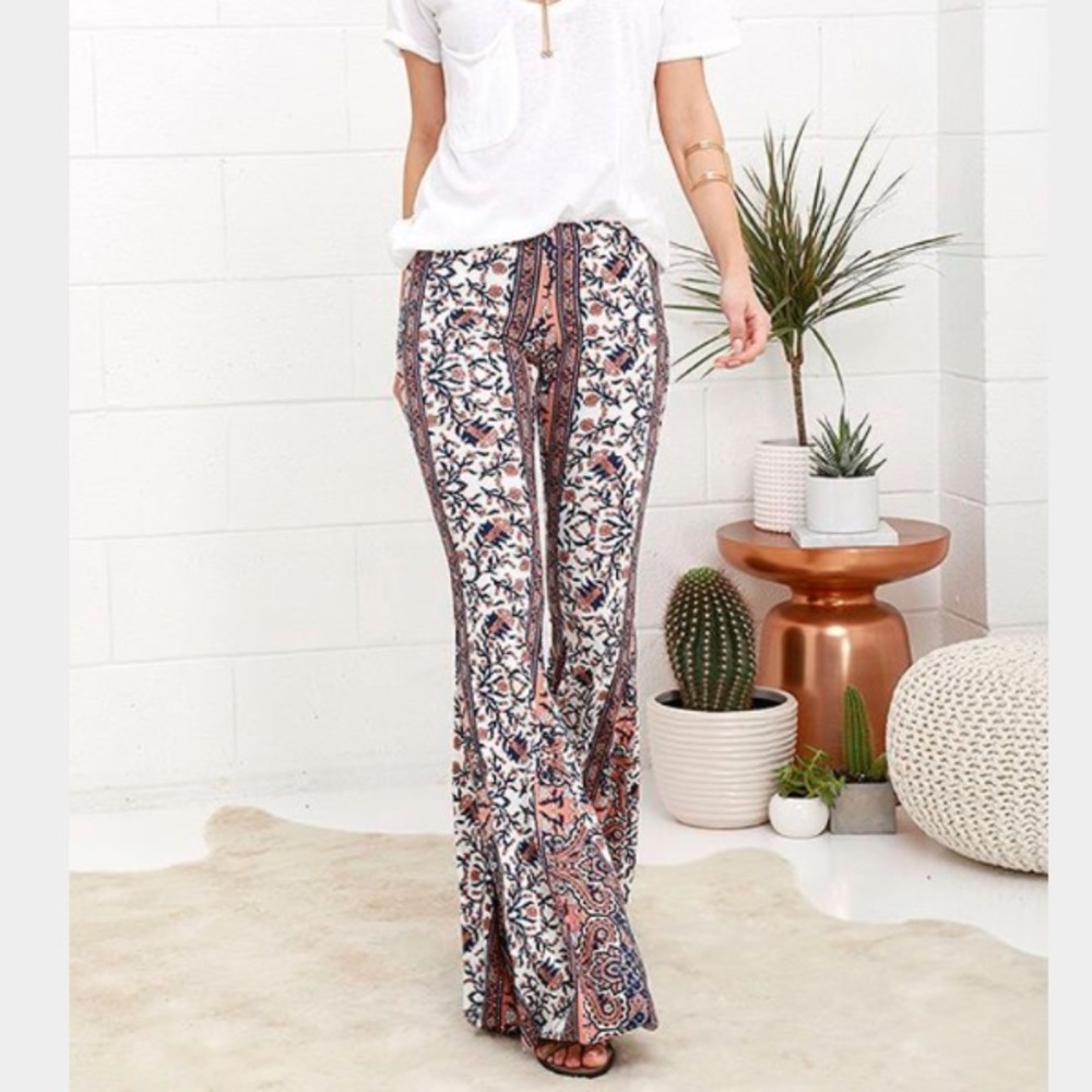Lulu's Fashion Lounge Printed Stretch Flare pants