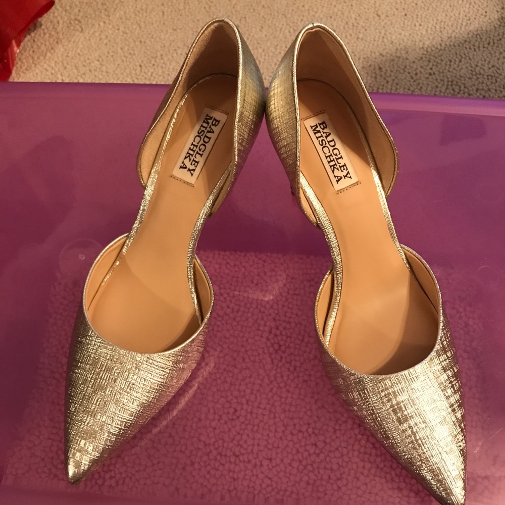 Badgley Mischka - Naya Pointed Toe D'Orsay Pump