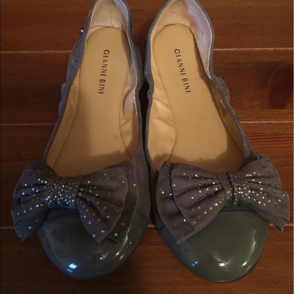 Grey bow flats 9.5