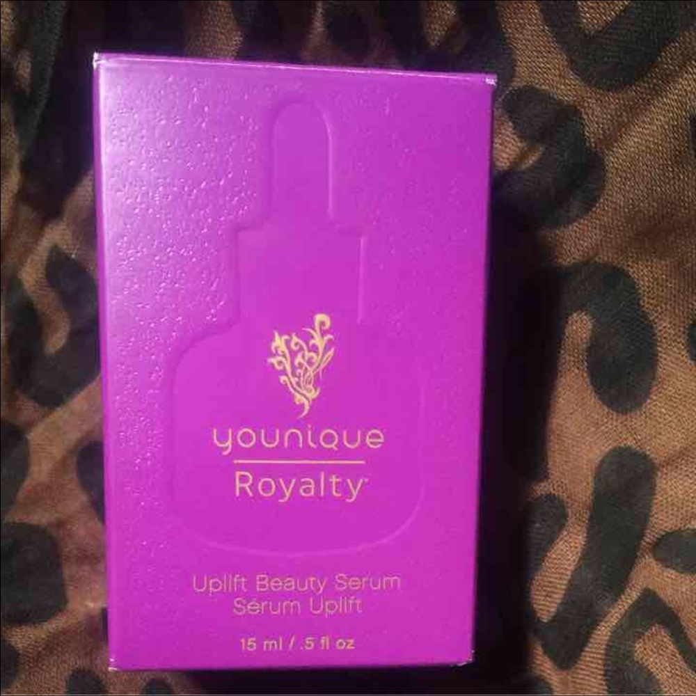 Younique Uplift Beauty Serum