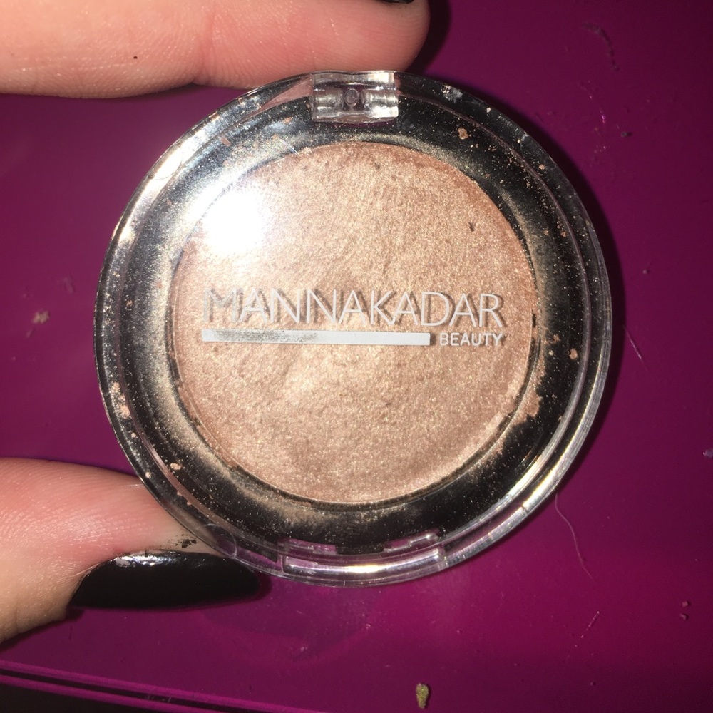 mannakadar beauty eyeshadow/highlighter/bronzer