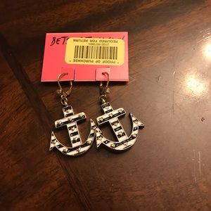 Betsey Johnson anchor earrings