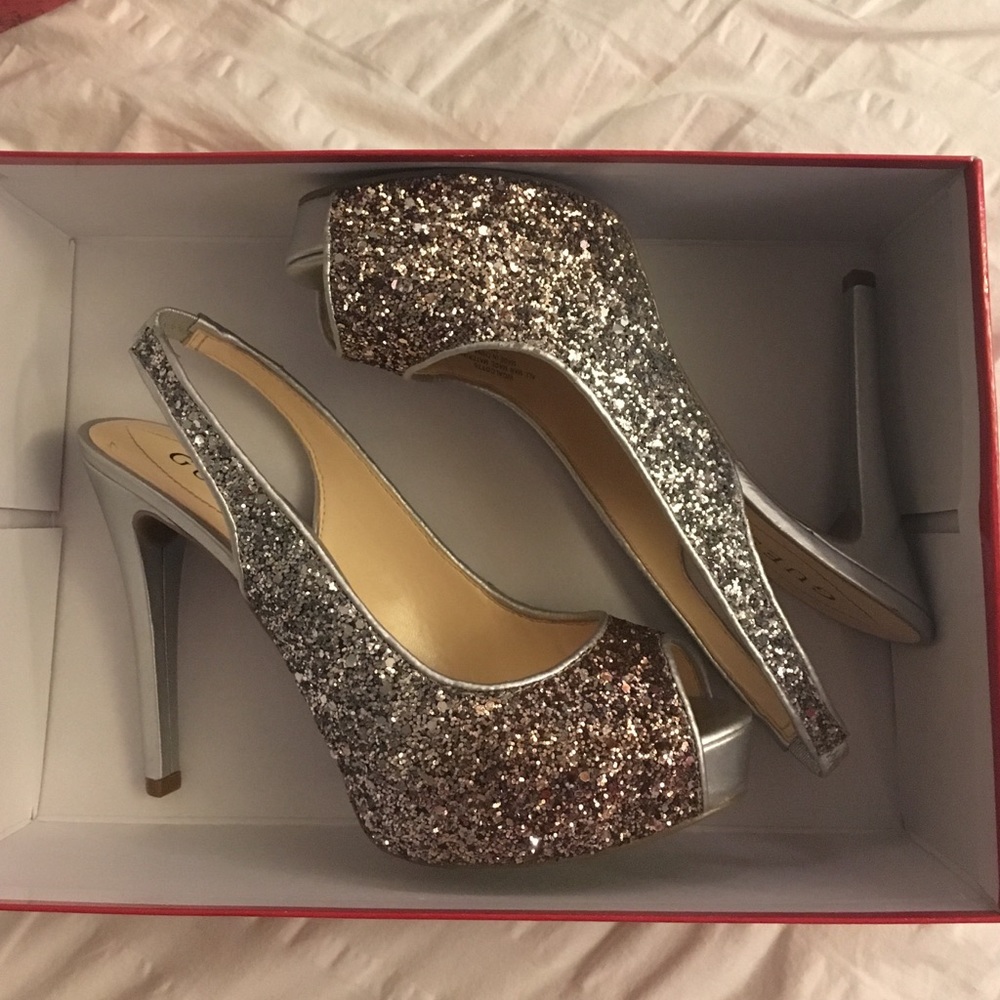 Guess glitter pumps