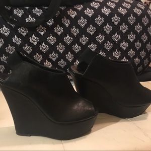 Madden girl wedges