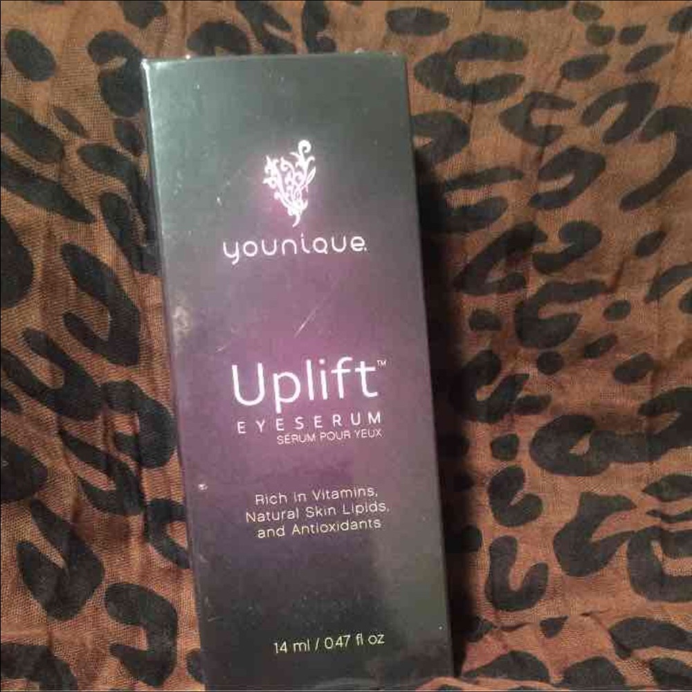 Younique Uplift Eye Serum