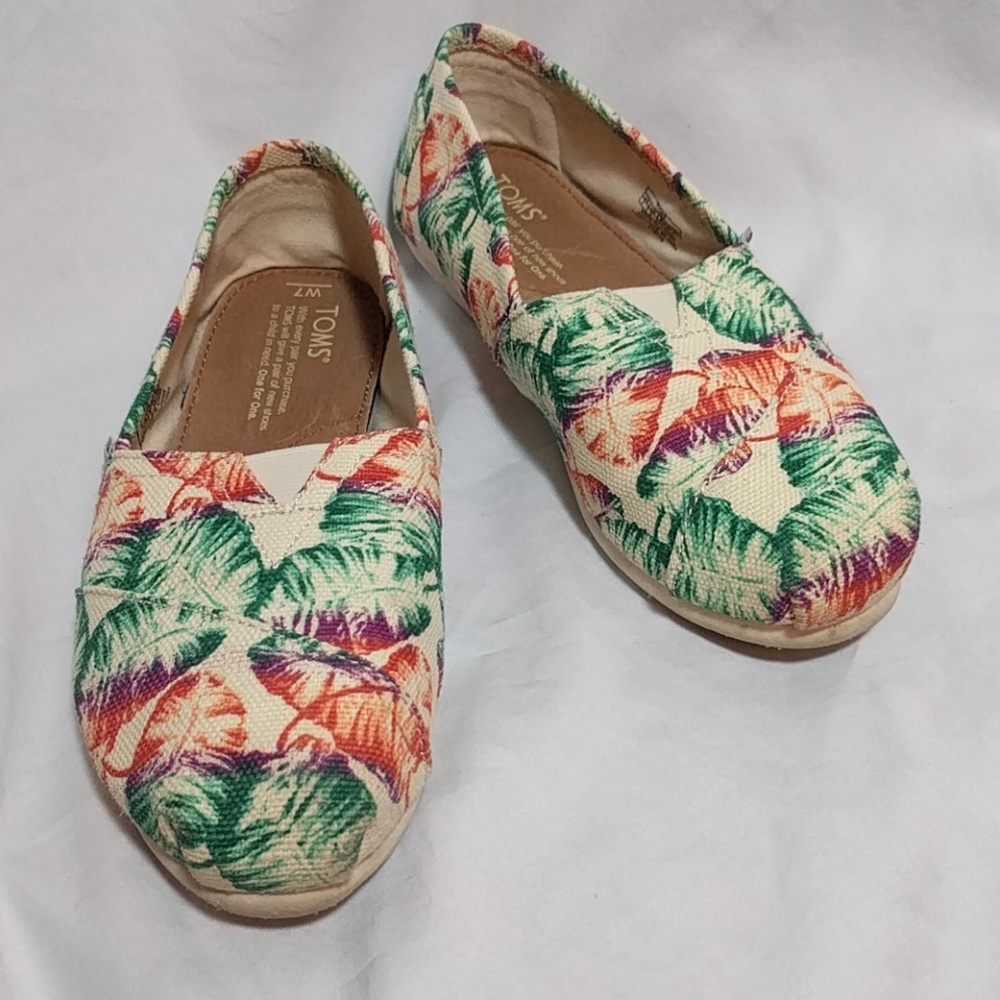 TOMS classic woven palm print sz 7