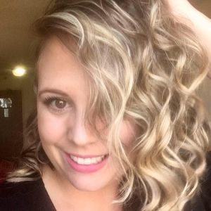 Meet your Posher, Stephanie