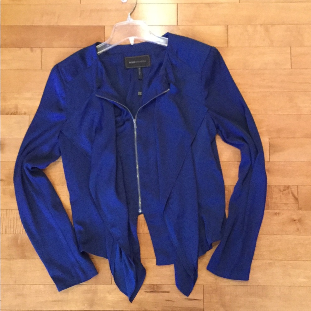 Beautiful feminine BCBG FLORA blazer