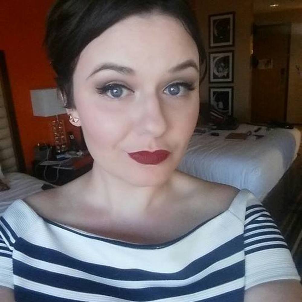 Meet your Posher, Caitlin