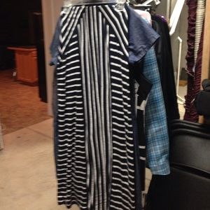 Navy striped knit maxi skirt.
