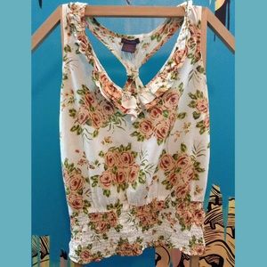 Floral Summer Top! Medium