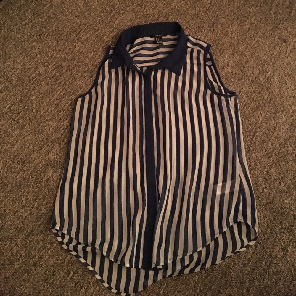 Sleeveless stripe shirt