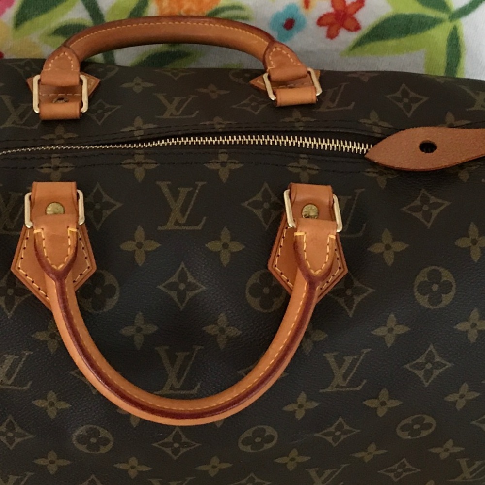 Louis Vuitton❤️👜AUTHENTIC👜❤️Sunday SPECIAL PRICE