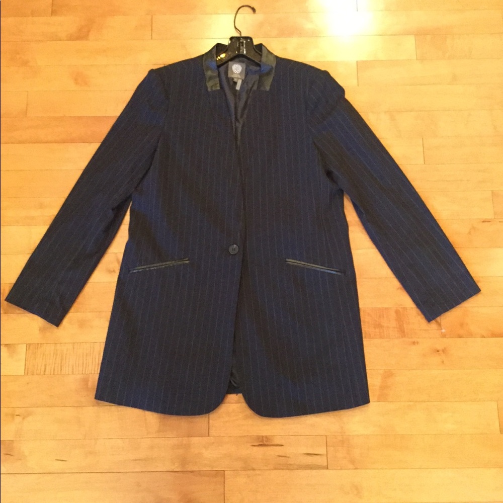 Boyfriend style Vince Camuto pinstripe blazer