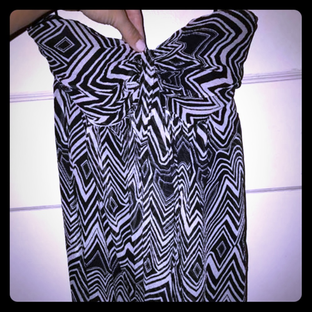 Same dress in 2 different colors