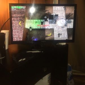 Insignia HDTV flat screen 21 in