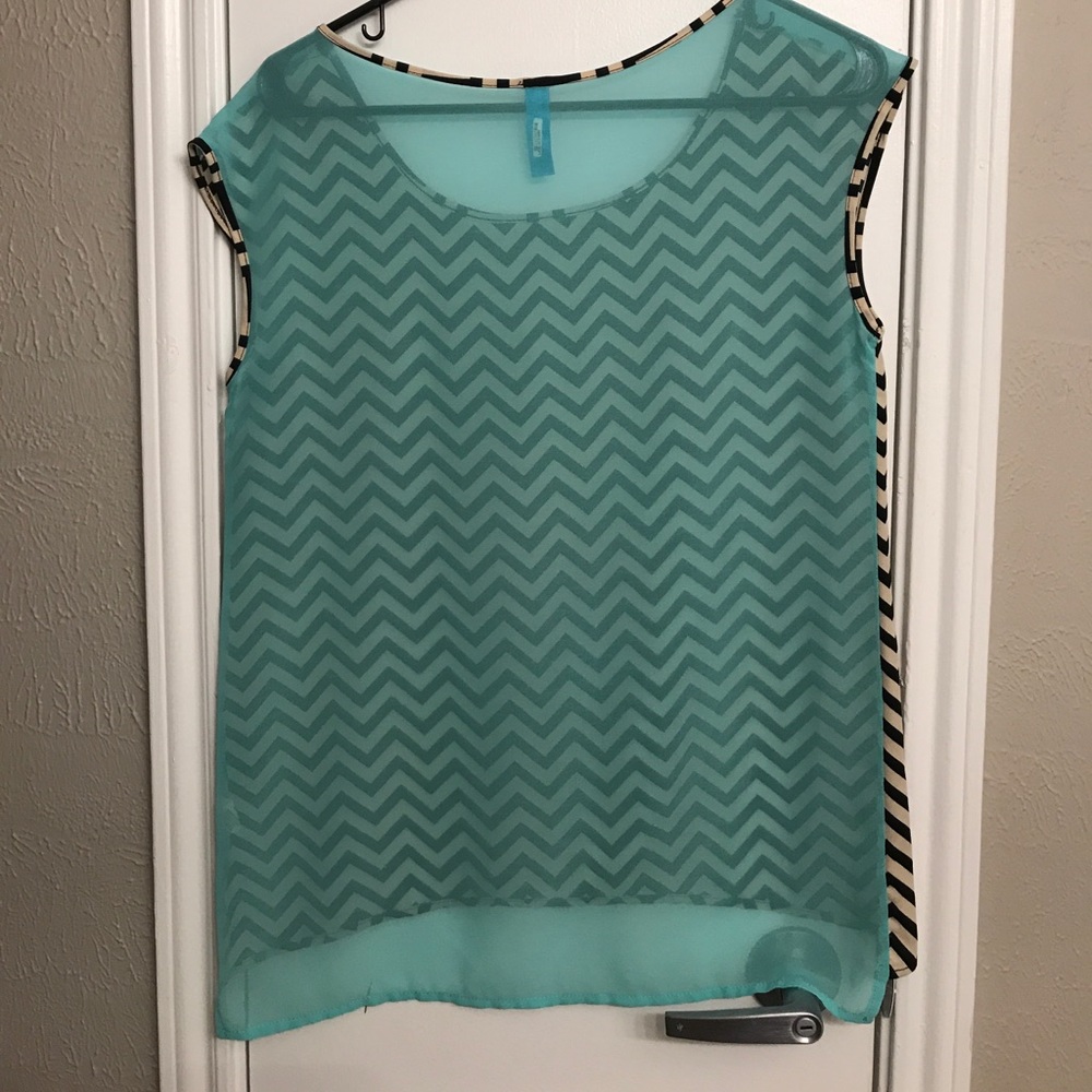 Francesca's chevron color blocked tank - Picture 2 of 3