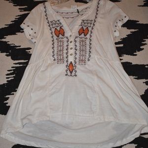 Anthropologie embroidered tee