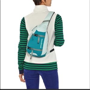 Patagonia 8L atom sling