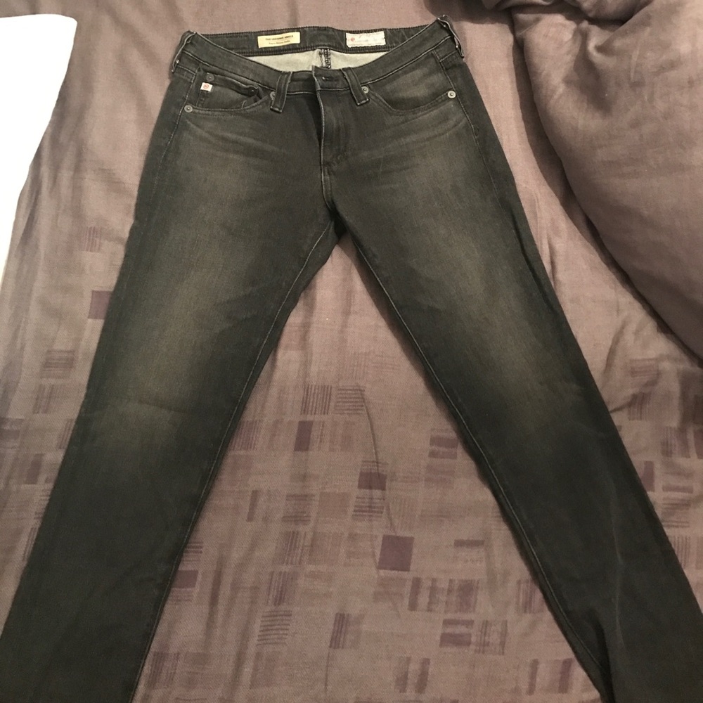 Like New AG contour 360 jeans size 26R
