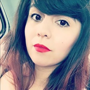 Meet your Posher, Amarilis